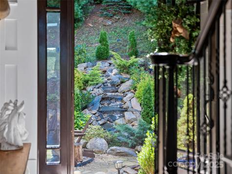 61 Mcintyre Drive Asheville NC 28803
