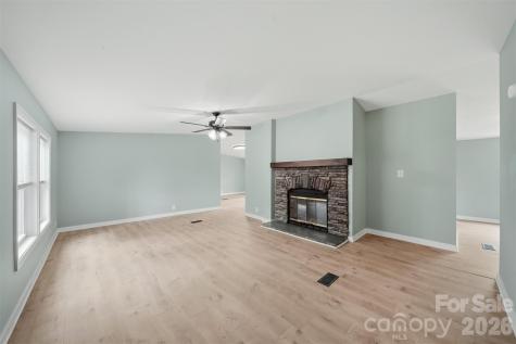 2295 Amy Court Lenoir NC 28645