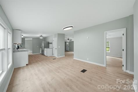 2295 Amy Court Lenoir NC 28645