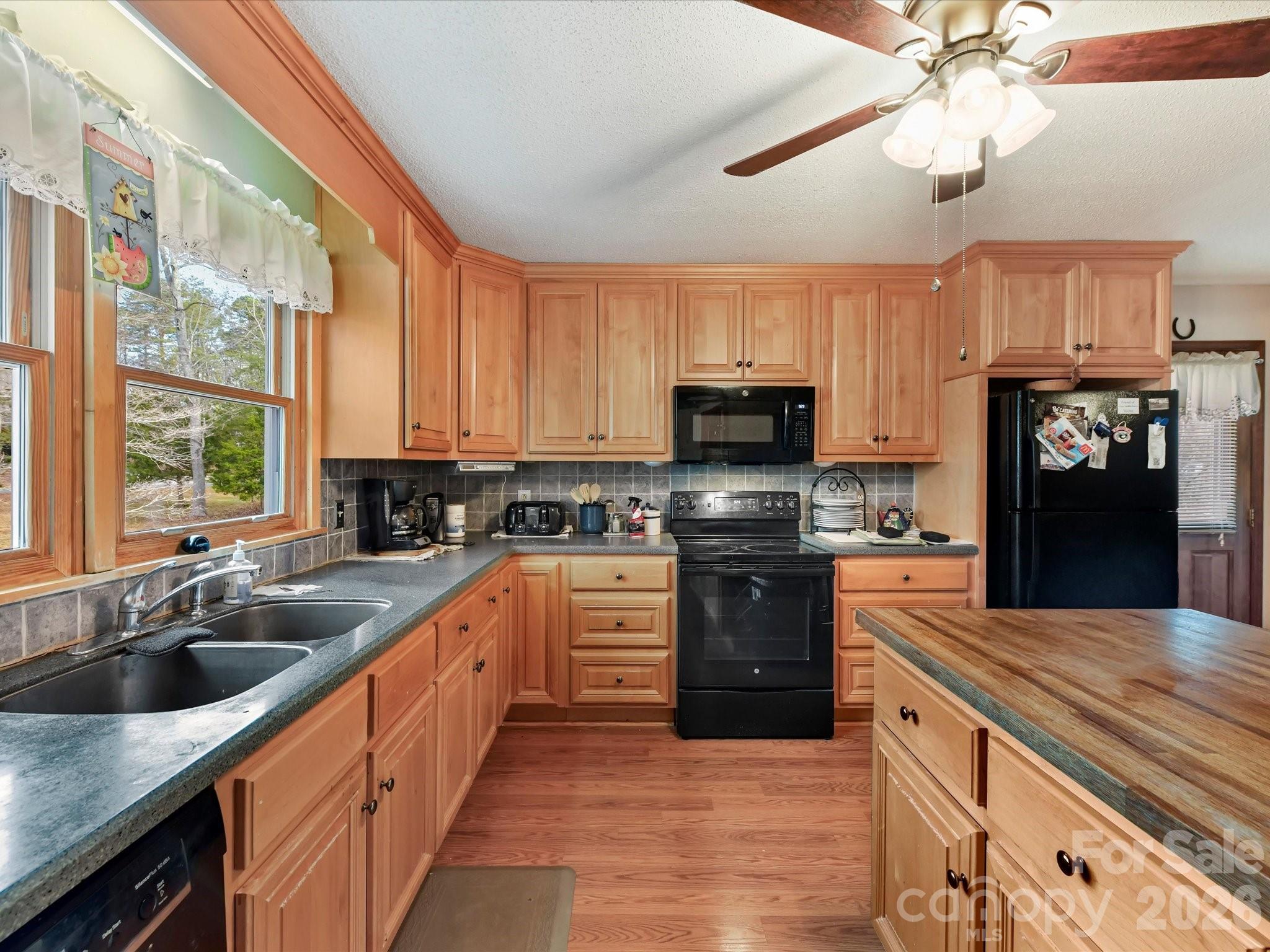 10803 Chestnut Hill Drive Matthews NC 28105