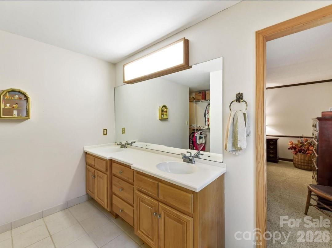 10803 Chestnut Hill Drive Matthews NC 28105