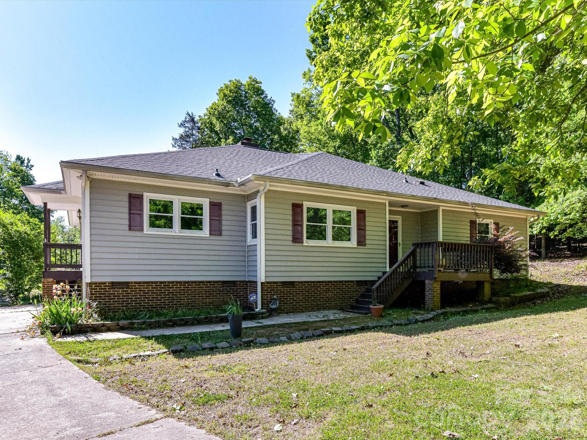 10803 Chestnut Hill Drive Matthews NC 28105