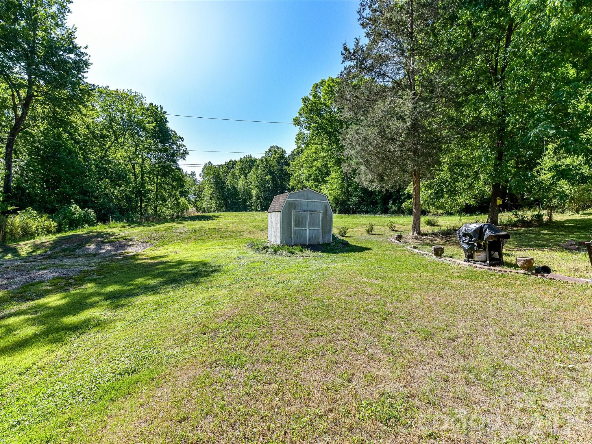 10803 Chestnut Hill Drive Matthews NC 28105