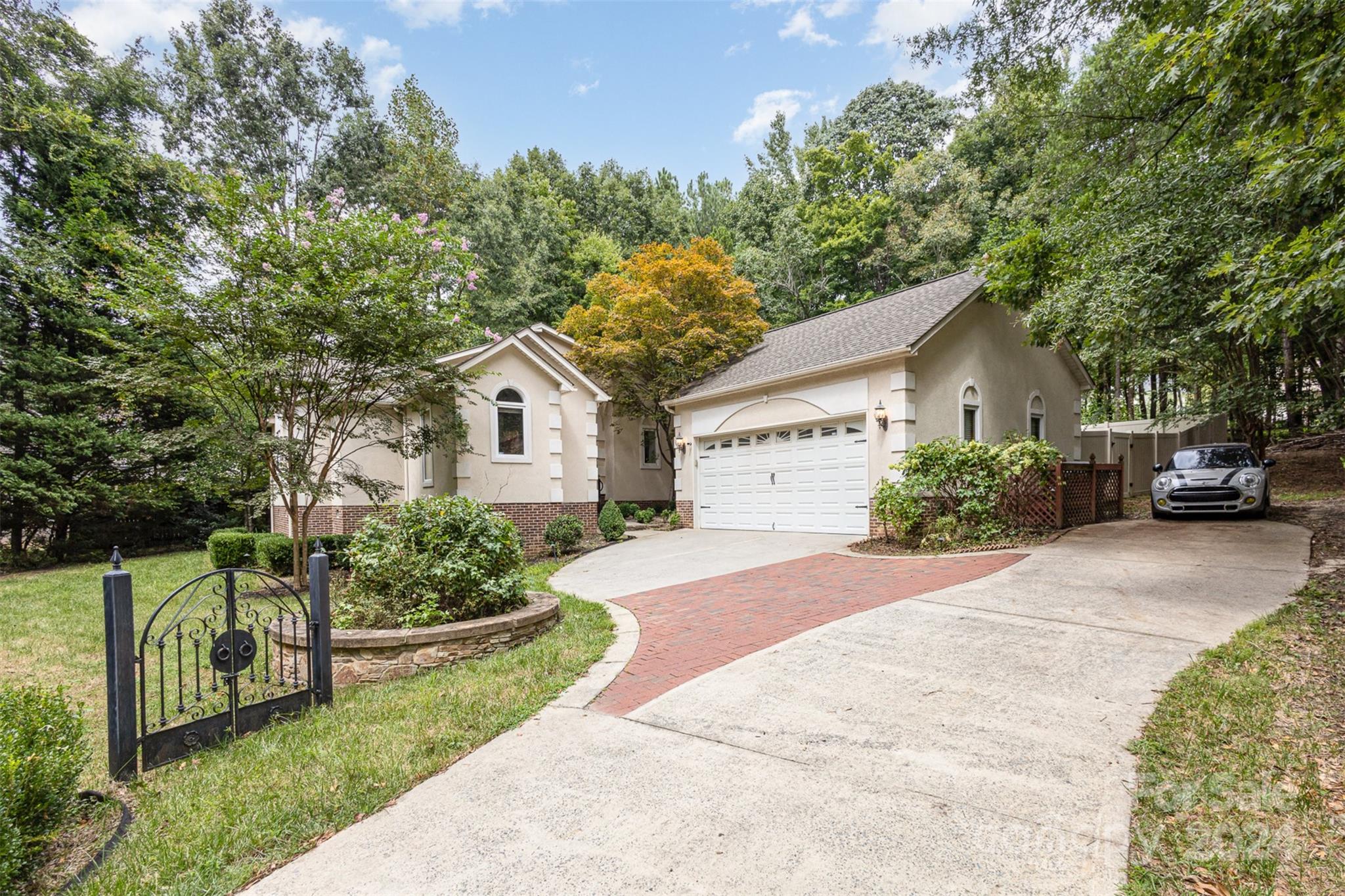 4935 Derbyshire Drive Charlotte NC 28270