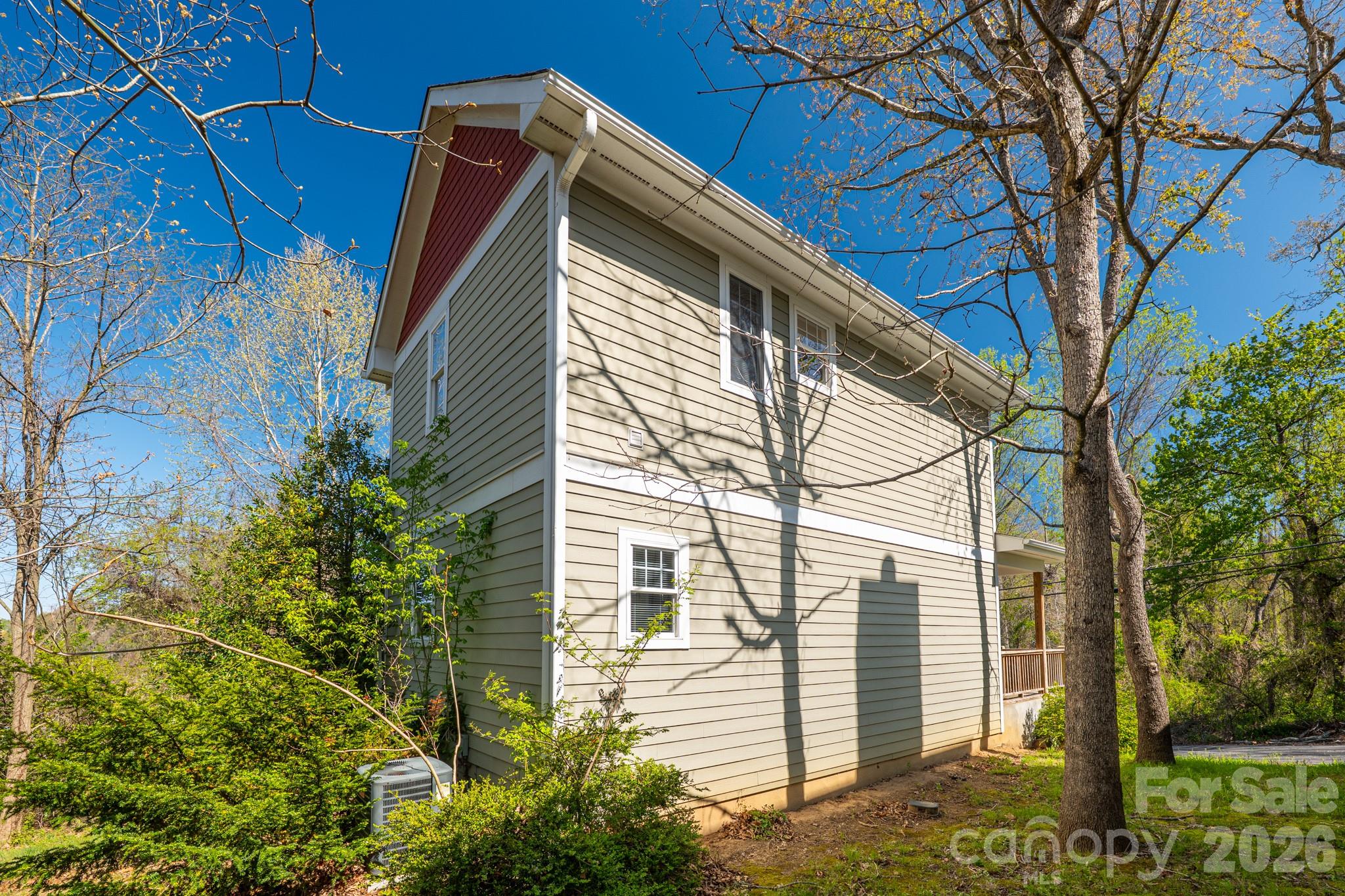 4 Cottage Court Asheville NC 28801