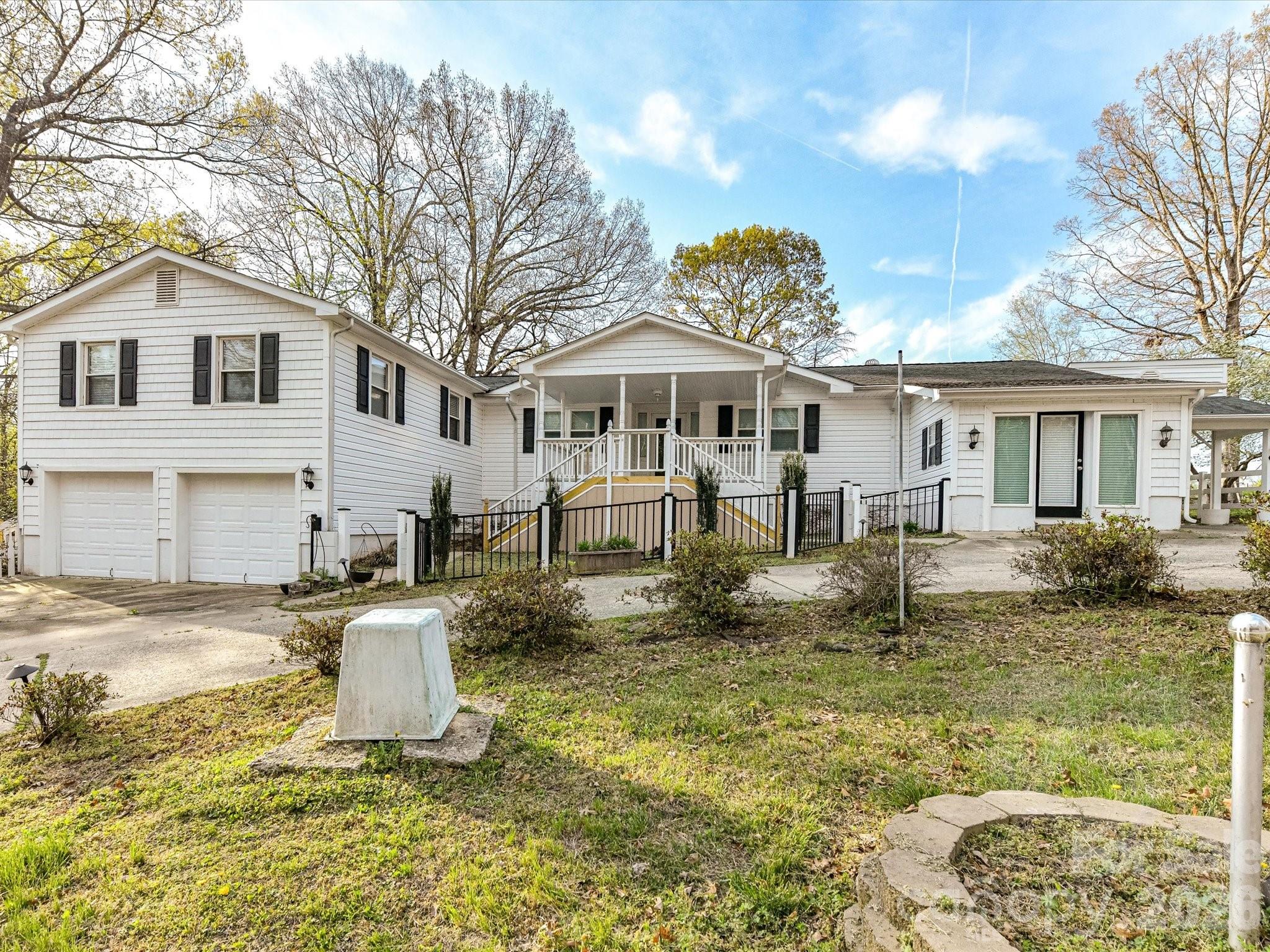916 Lakewood Drive Matthews NC 28104