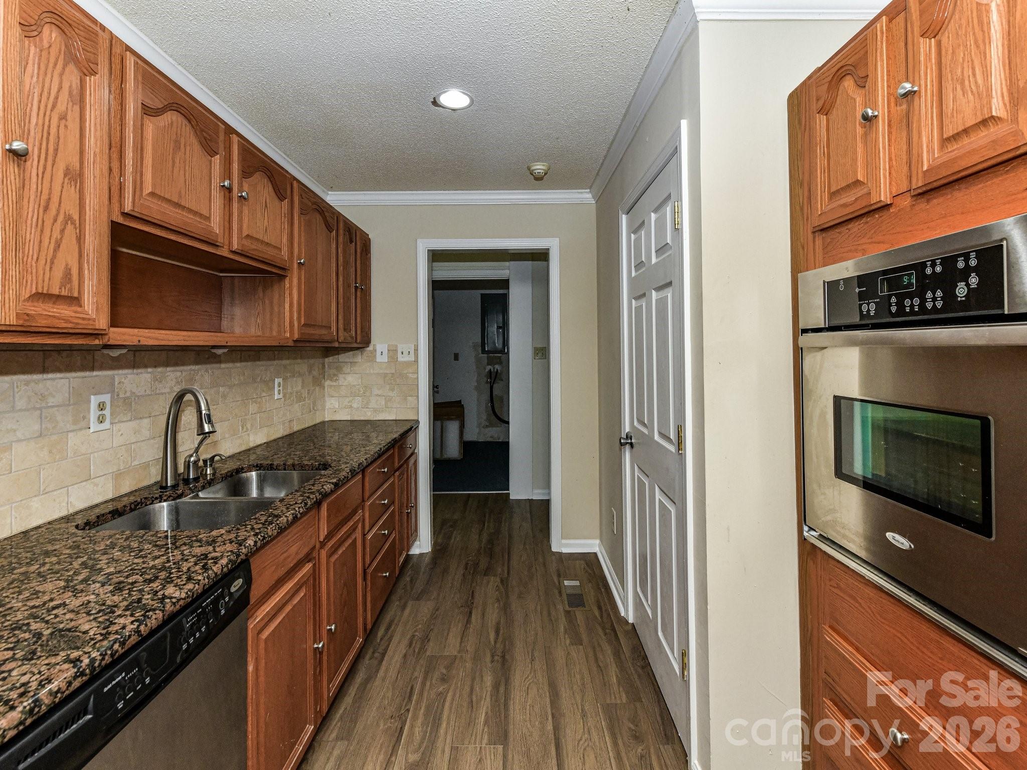 916 Lakewood Drive Matthews NC 28104