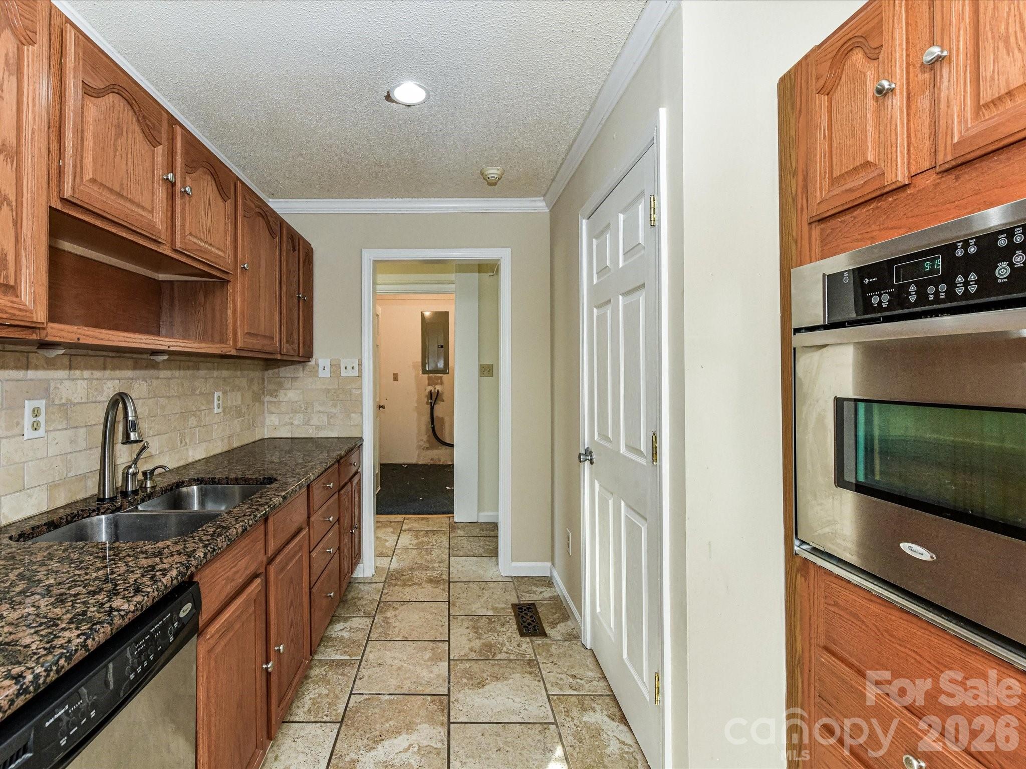 916 Lakewood Drive Matthews NC 28104