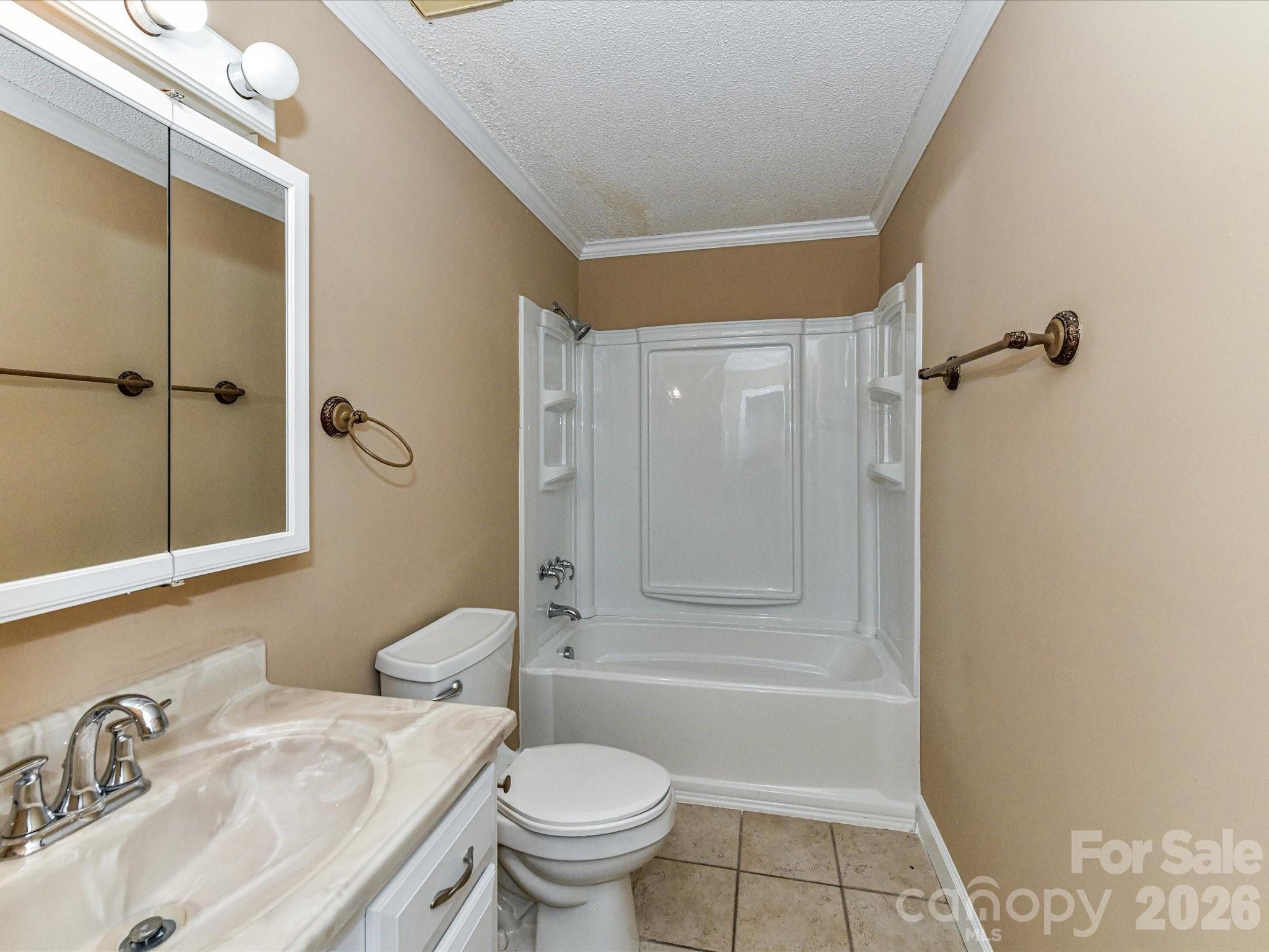 916 Lakewood Drive Matthews NC 28104