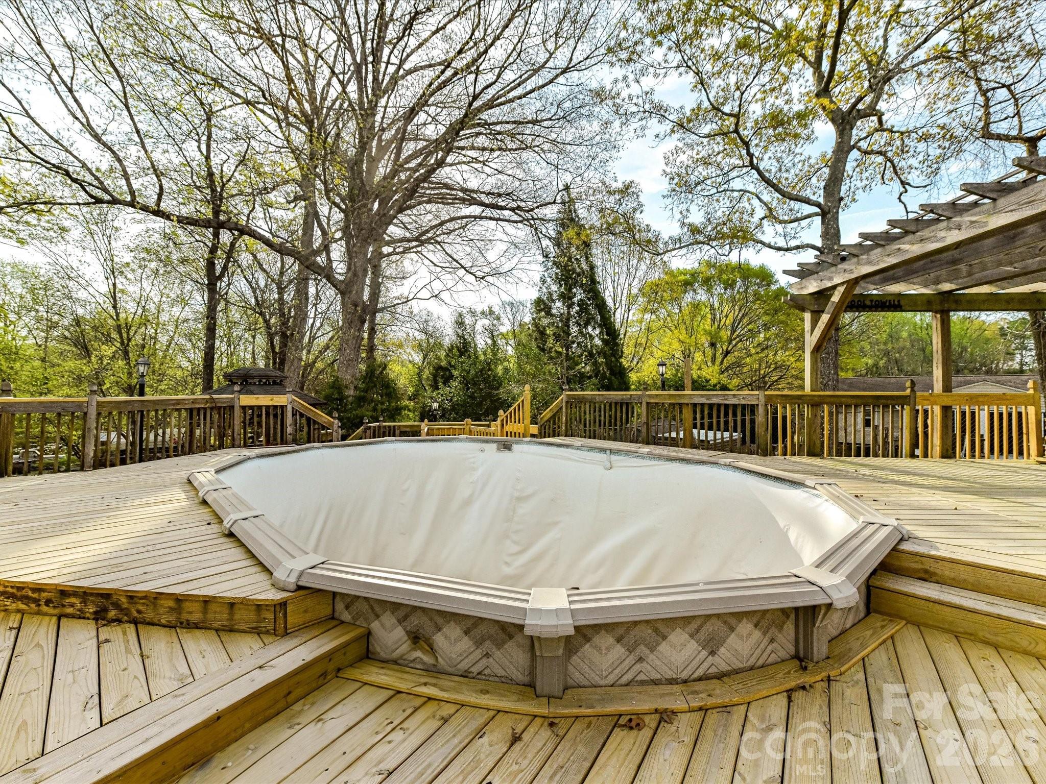 916 Lakewood Drive Matthews NC 28104