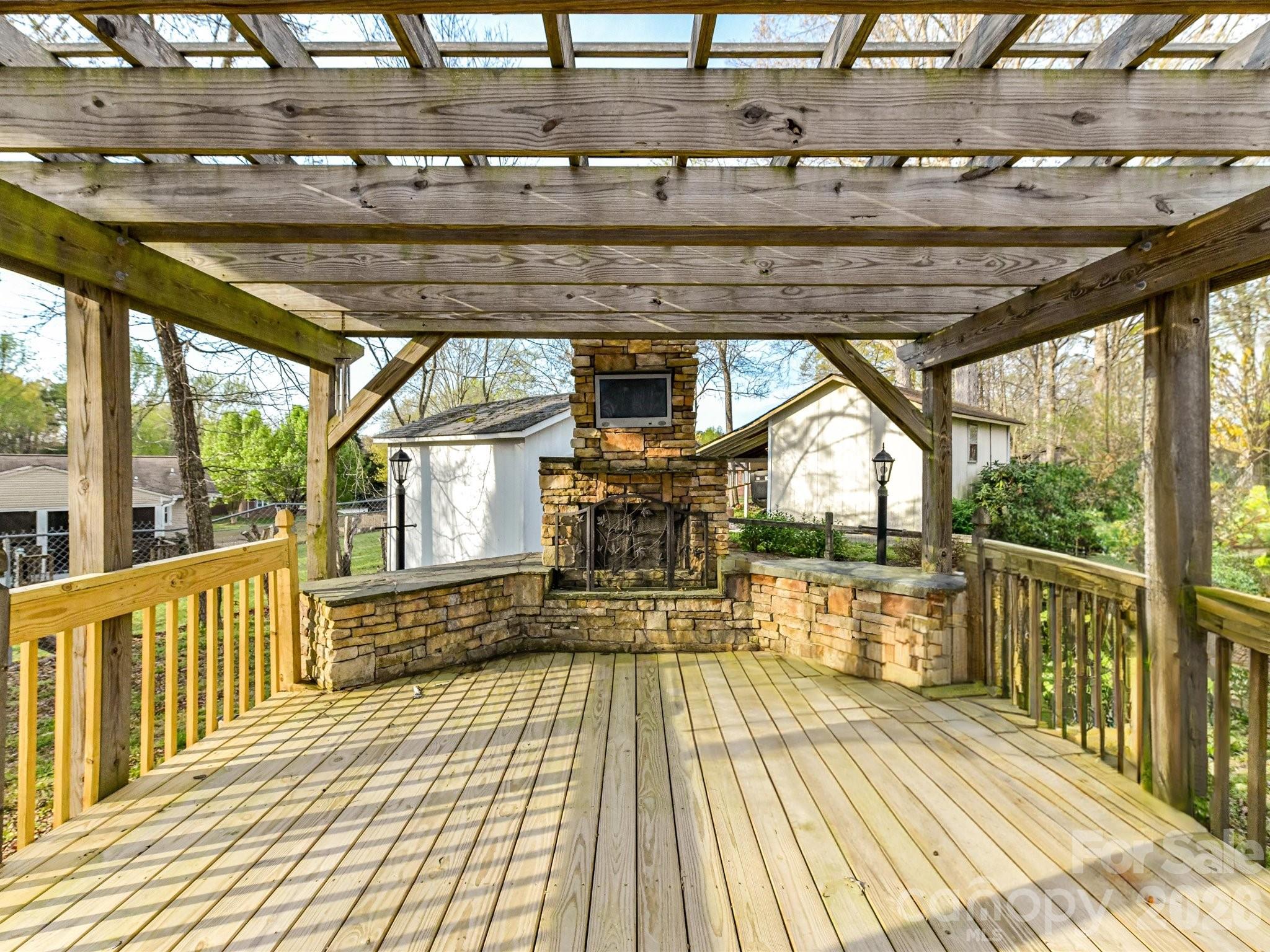 916 Lakewood Drive Matthews NC 28104
