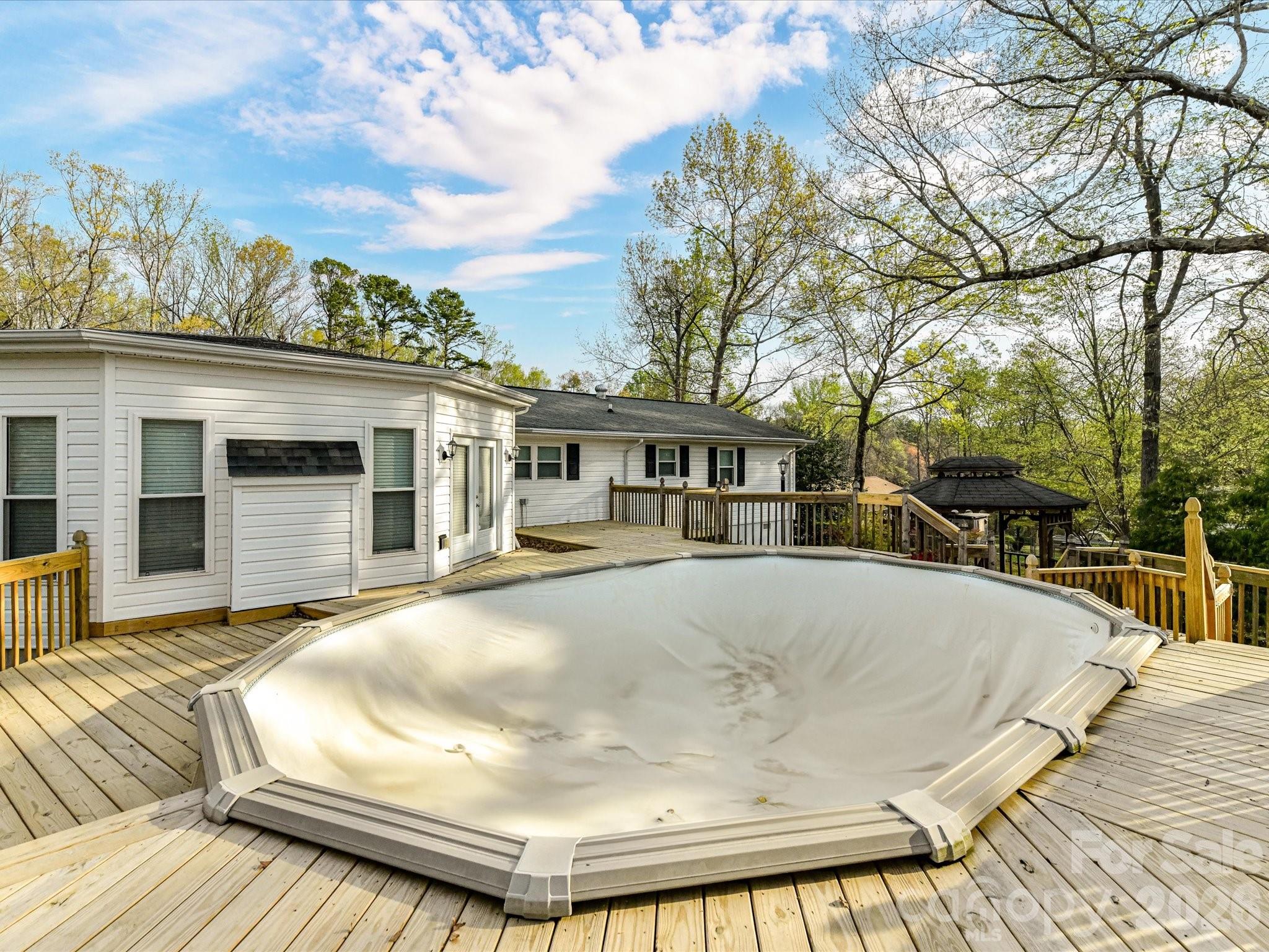 916 Lakewood Drive Matthews NC 28104