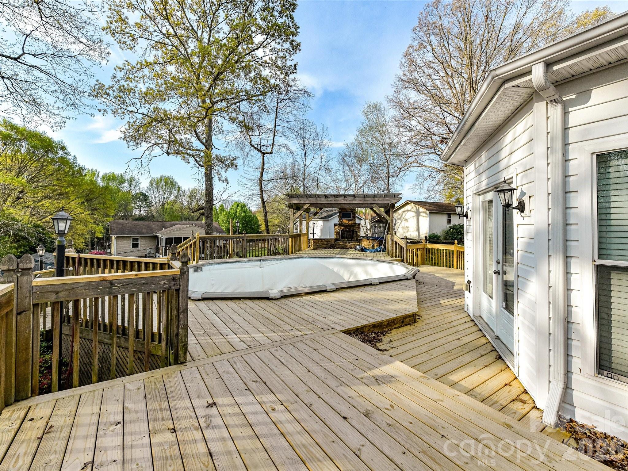 916 Lakewood Drive Matthews NC 28104