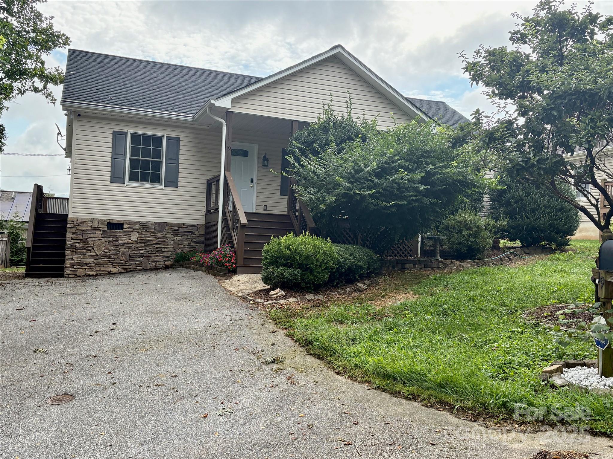 19 Broadview Drive Asheville NC 28803