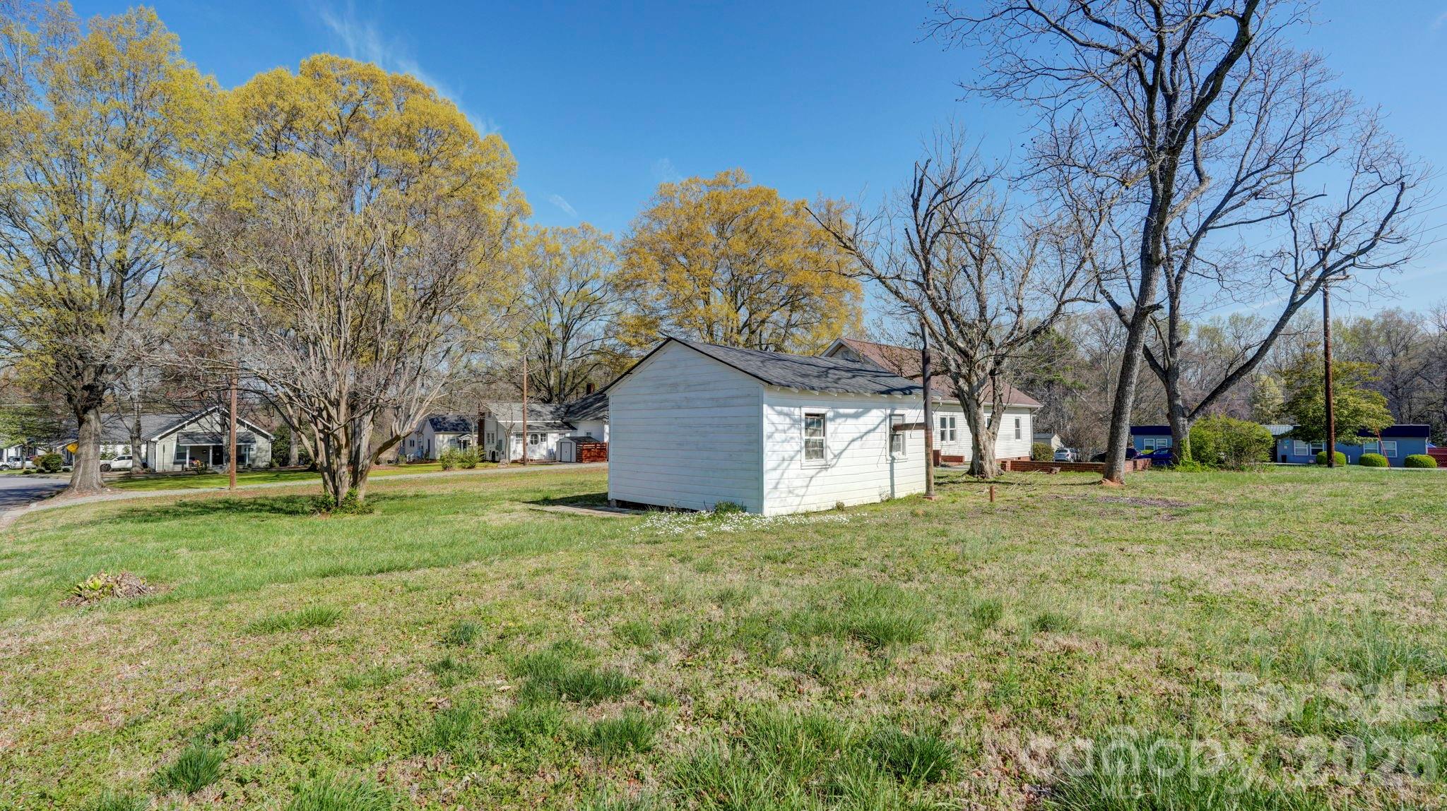 224 W Mills Avenue Mooresville NC 28115