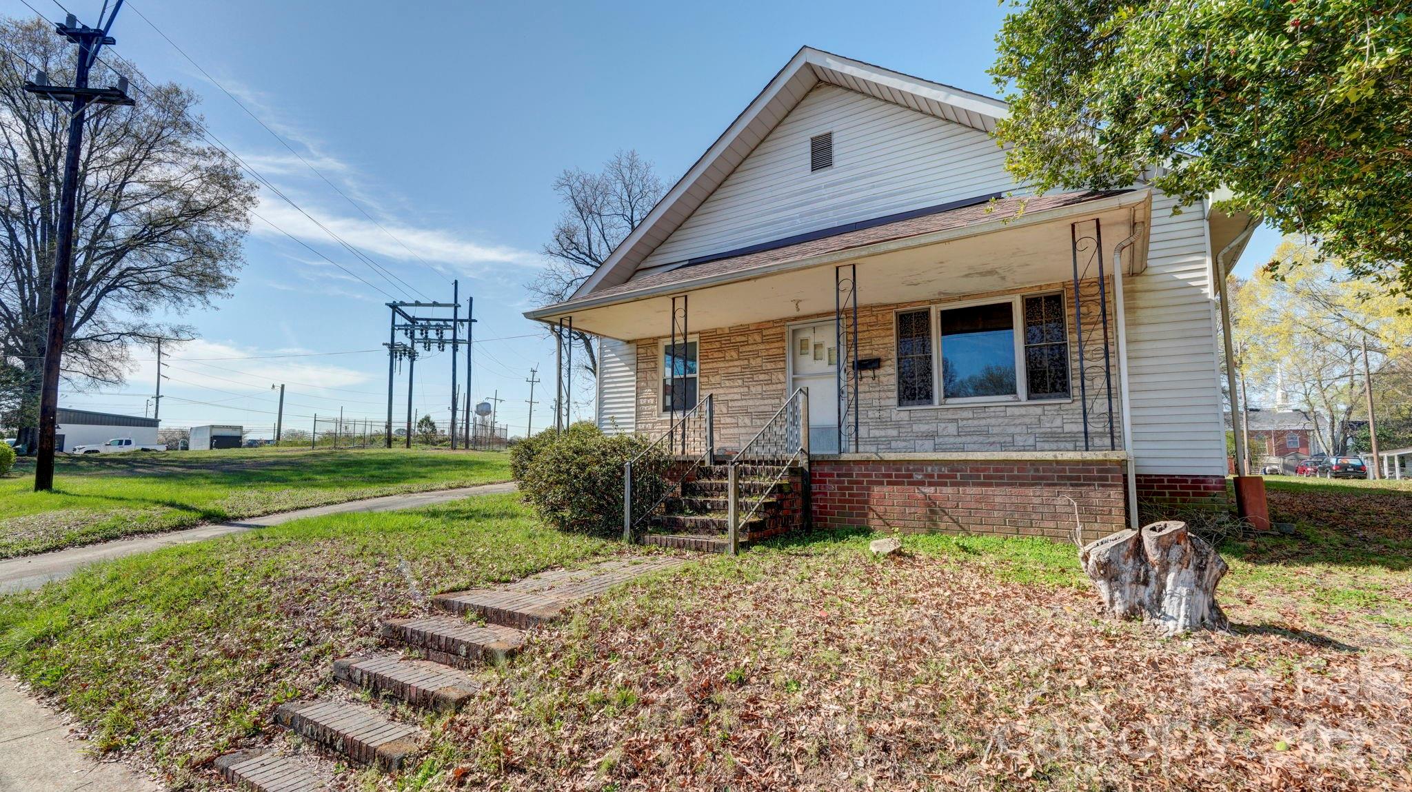 224 W Mills Avenue Mooresville NC 28115