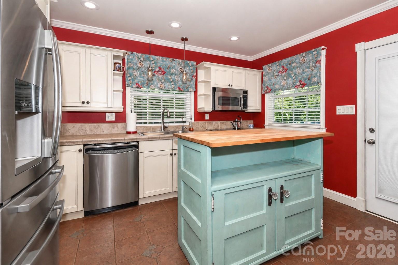 820 Woodland Road Statesville NC 28677