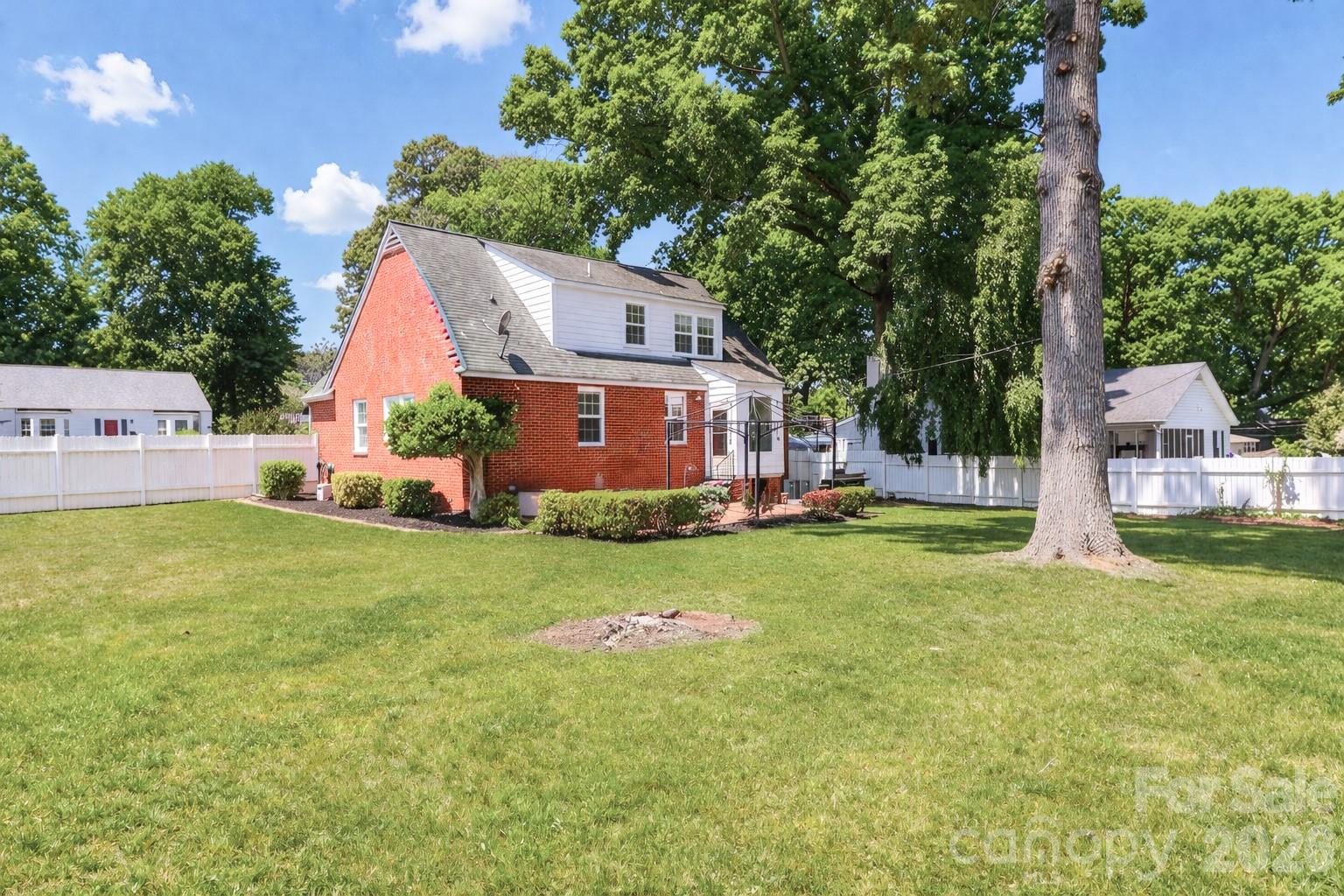 820 Woodland Road Statesville NC 28677