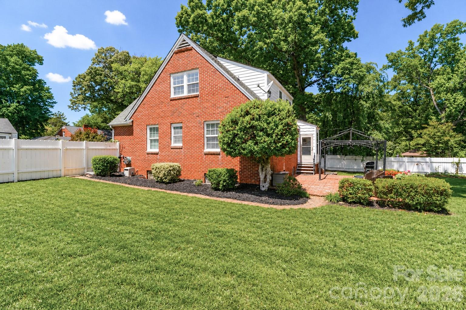 820 Woodland Road Statesville NC 28677