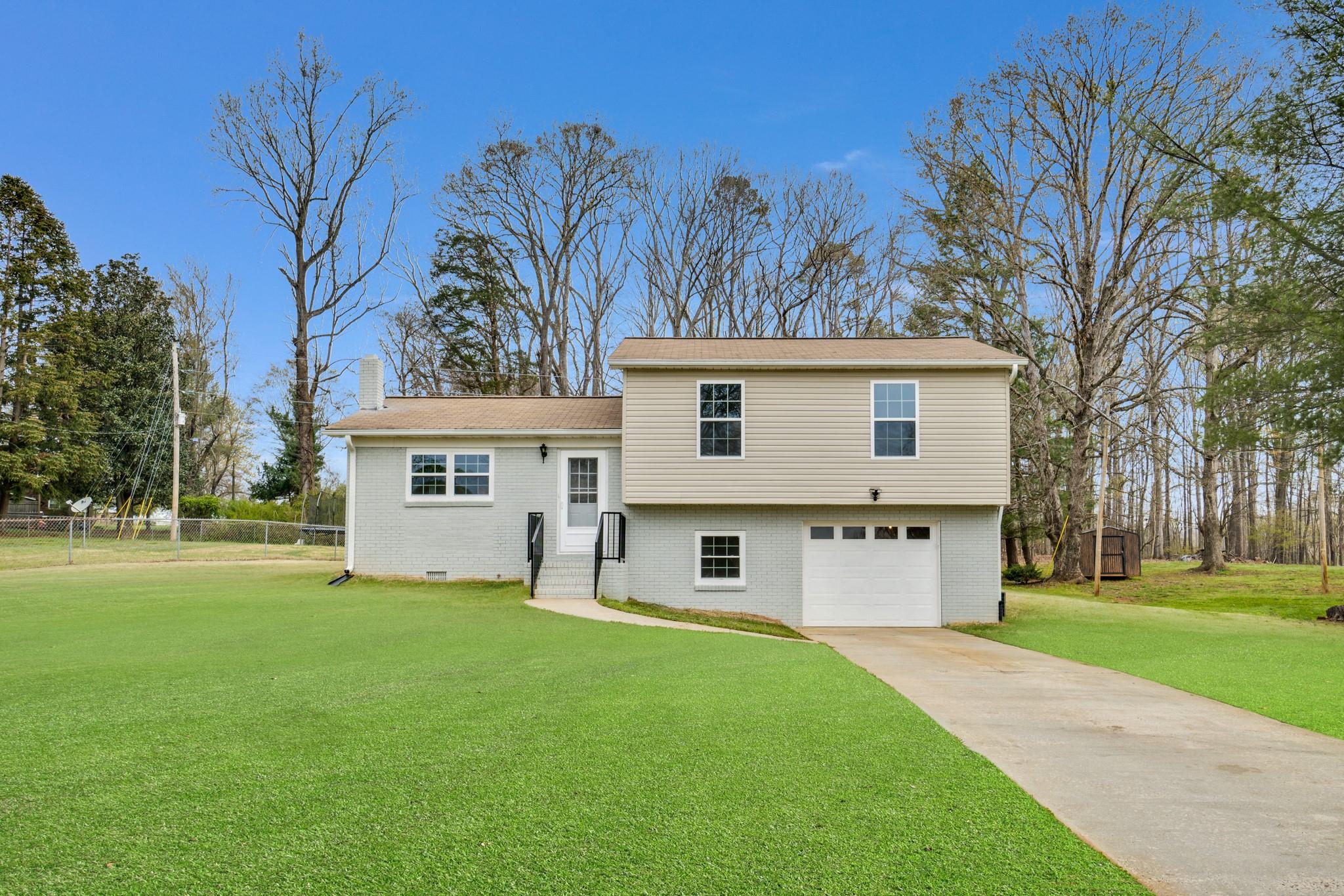 169 Mapleleaf Road Statesville NC 28625