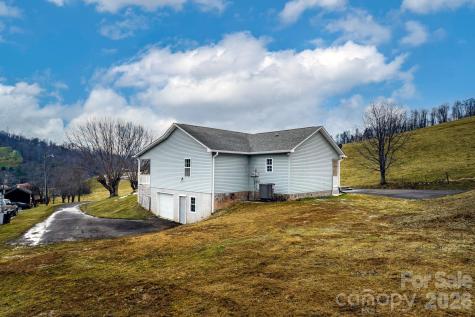 7215 Highway 421 Highway N Vilas NC 28692