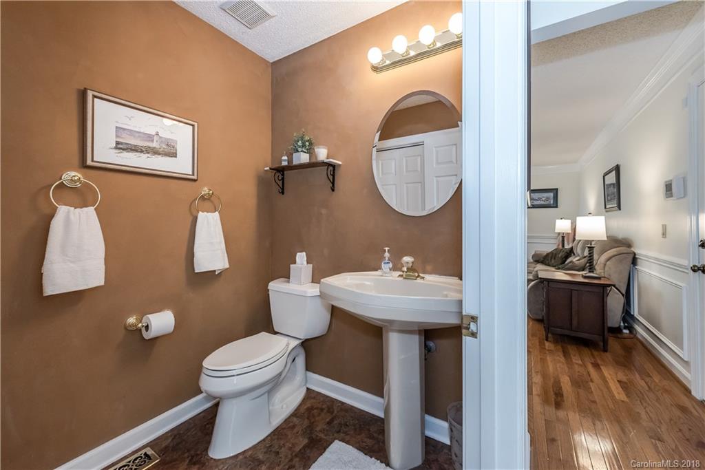 7114 Kinsmore Lane Charlotte NC 28269