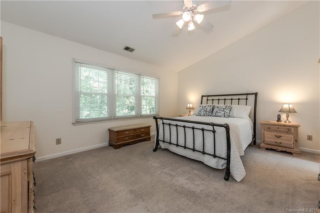7114 Kinsmore Lane Charlotte NC 28269