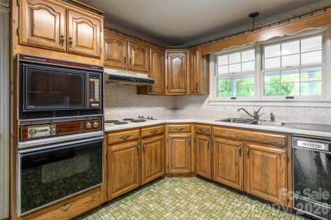 15 Lackey Lane Asheville NC 28804