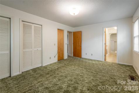 15 Lackey Lane Asheville NC 28804