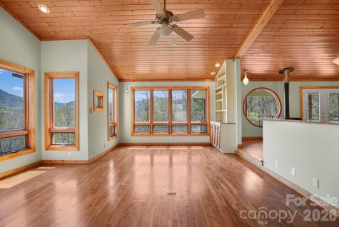 310 Burr Ridge Marshall NC 28753
