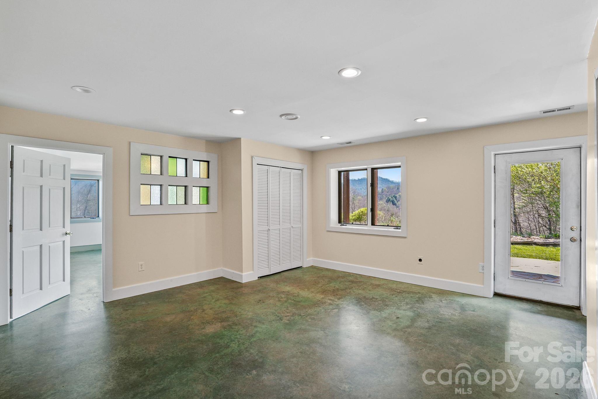 310 Burr Ridge Marshall NC 28753