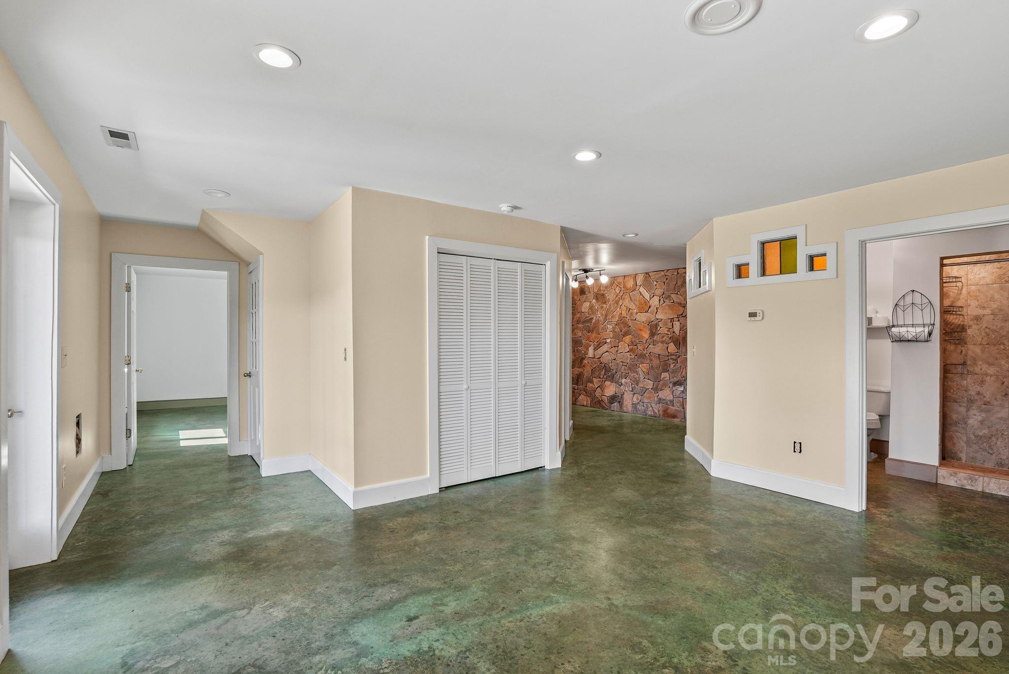 310 Burr Ridge Marshall NC 28753