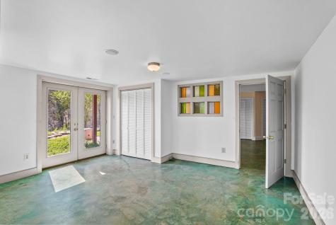 310 Burr Ridge Marshall NC 28753
