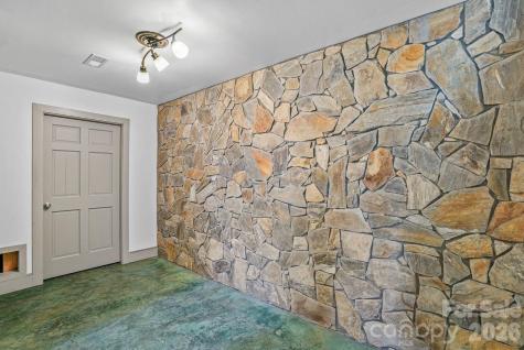 310 Burr Ridge Marshall NC 28753