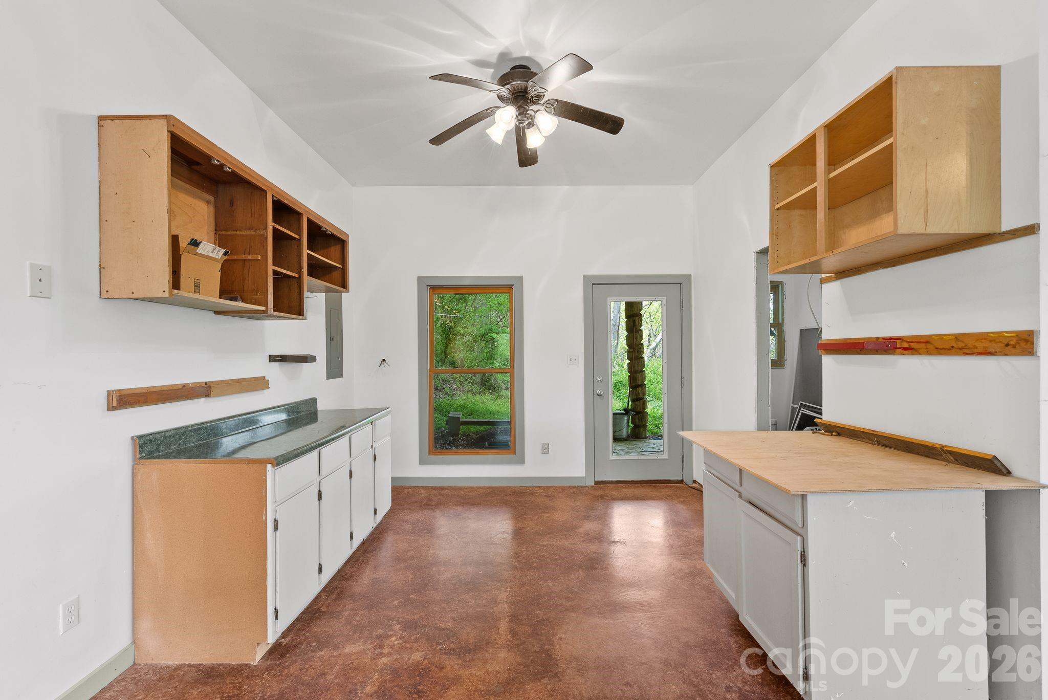 310 Burr Ridge Marshall NC 28753