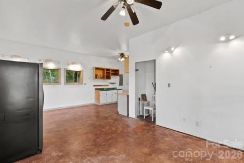 310 Burr Ridge Marshall NC 28753