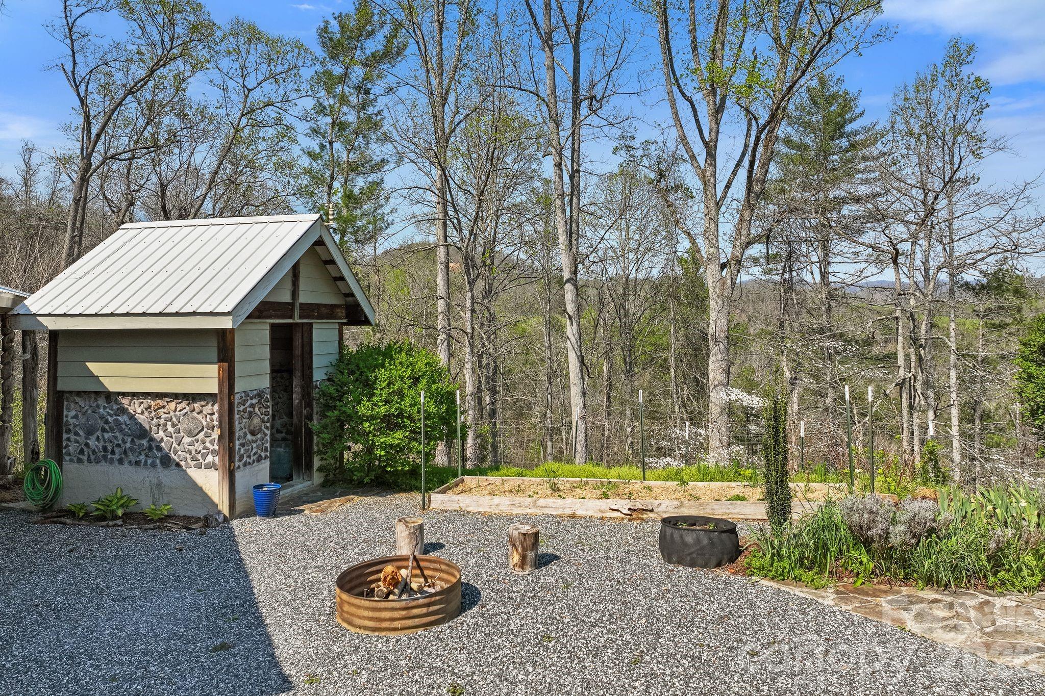 310 Burr Ridge Marshall NC 28753