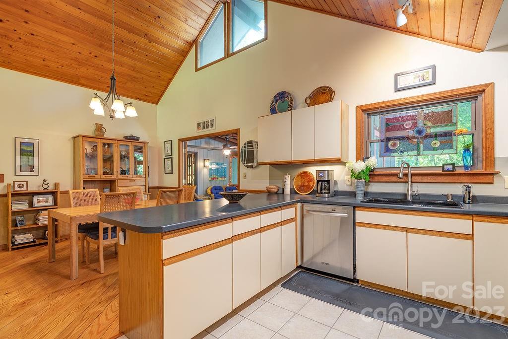 18 Brandywine Lane Asheville NC 28805