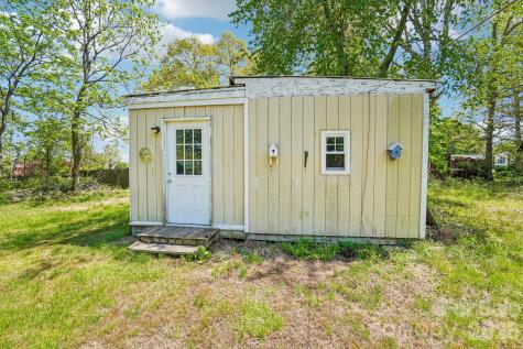 235 Gull Avenue East Flat Rock NC 28726