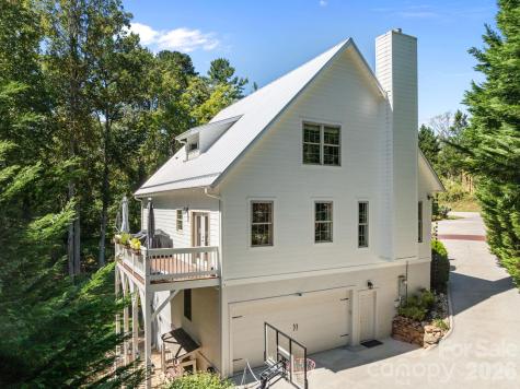 18 Oak Springs Drive Arden NC 28704