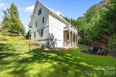 18 Oak Springs Drive Arden NC 28704