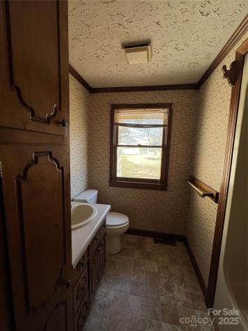 402 Chrysler Street Kannapolis NC 28083