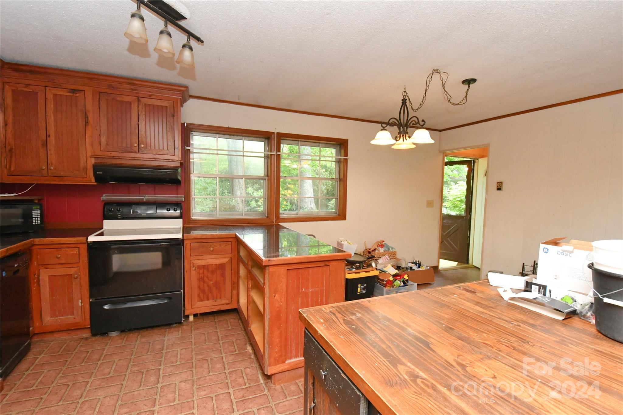 70 Redbird Lane Newland NC 28657