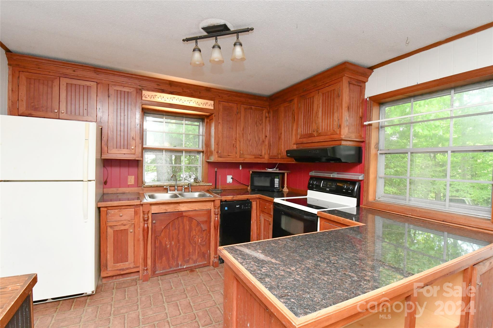 70 Redbird Lane Newland NC 28657