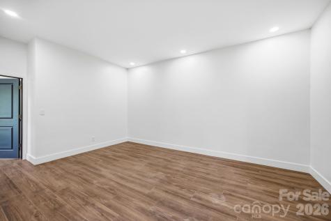 102 Sandpiper Palisades Street Hendersonville NC 28792