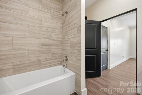 102 Sandpiper Palisades Street Hendersonville NC 28792