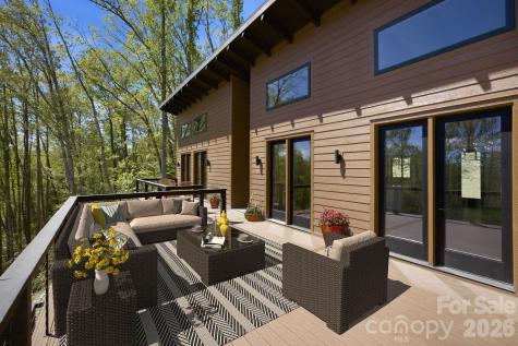 102 Sandpiper Palisades Street Hendersonville NC 28792