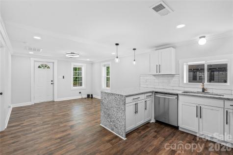906 Gladstone Street Florence SC 29501