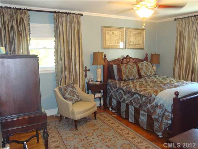 3211 Cambridge Road Charlotte NC 28209