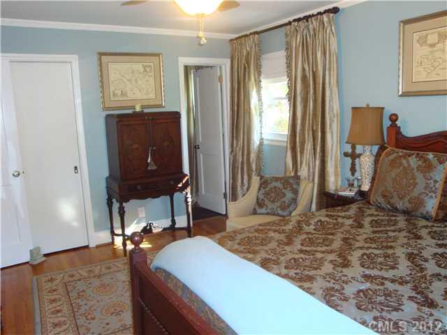 3211 Cambridge Road Charlotte NC 28209